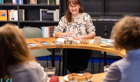 Diskuze během setkání Čtenářského klubu